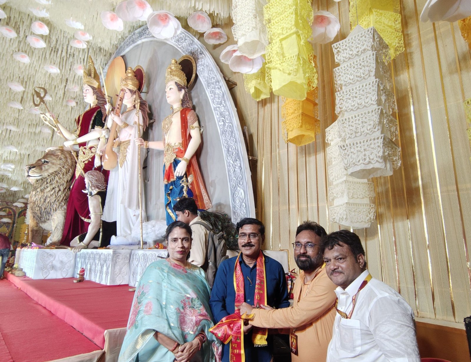 डॉ. सोमनाथ यादव ने मां दुर्गा की पूजा अर्चना कर प्रदेशवासियों के सुख-समृद्धि की कामना की l