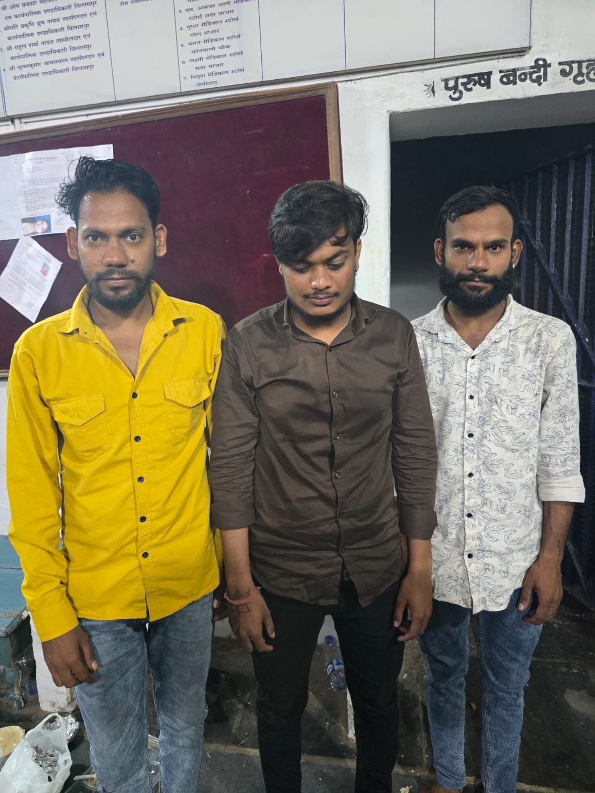 सिम्स अस्पताल में नशे की हालत में चिकित्सा कर्मियों के साथ गाली-गलौज, तोड़फोड़ एवं मारपीट करने वाले 03 आरोपियों को बिलासपुर पुलिस ने किया गिरफ्तार l