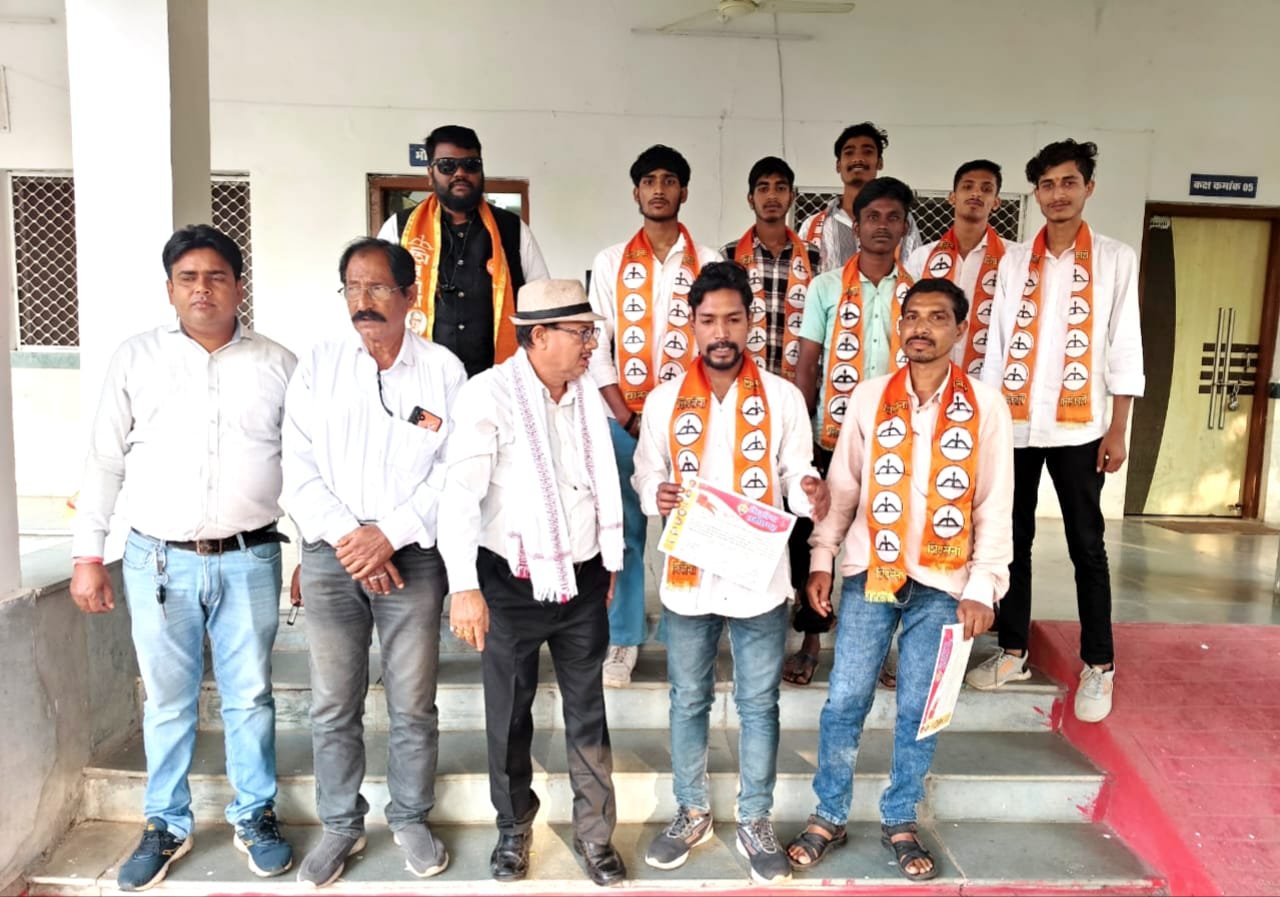 प्रदेश महासचिव सुनील झा ने गौरेला पेंड्रा में ली शिवसैनीको की बैठक मे दिखा कार्यकर्ताओं मे जोश…. 