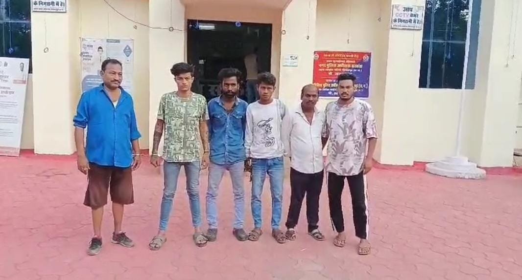 थाना क्षेत्र में अशांति फैलाने वाले बदमाशों पर सरकण्डा पुलिस का प्रहार।